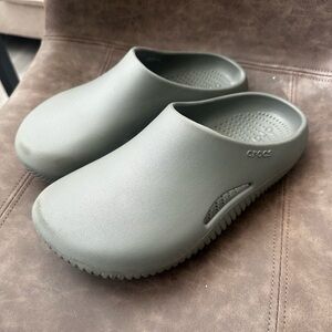 Crocs clogs